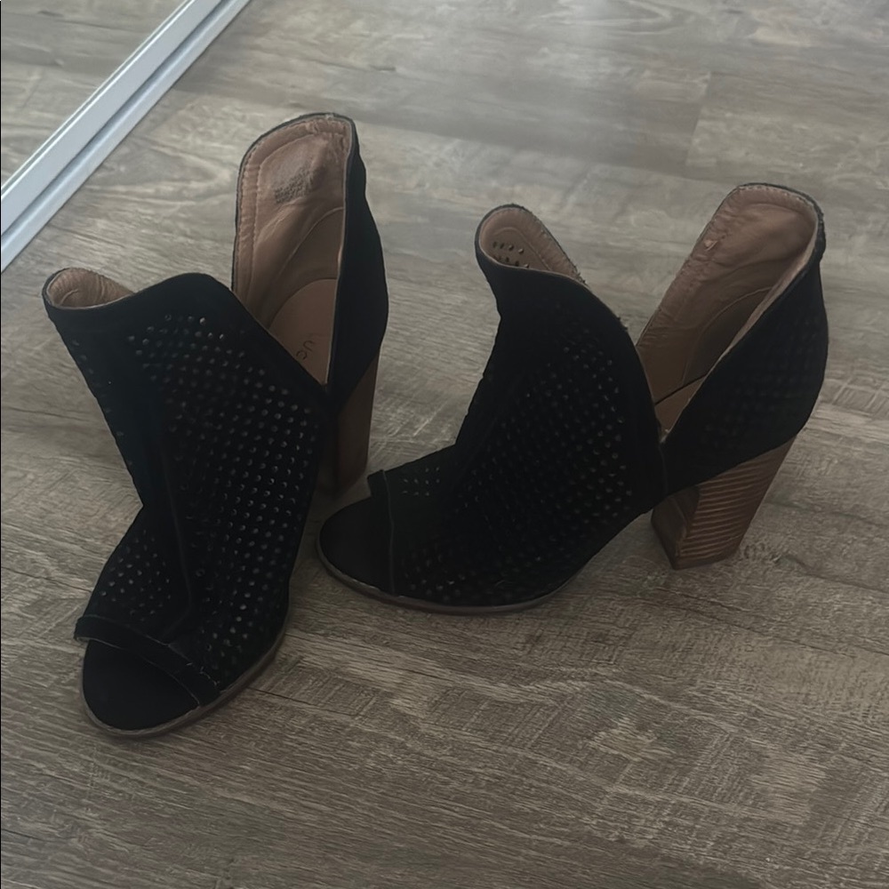 Elegant Black Women's Heeled Sandals